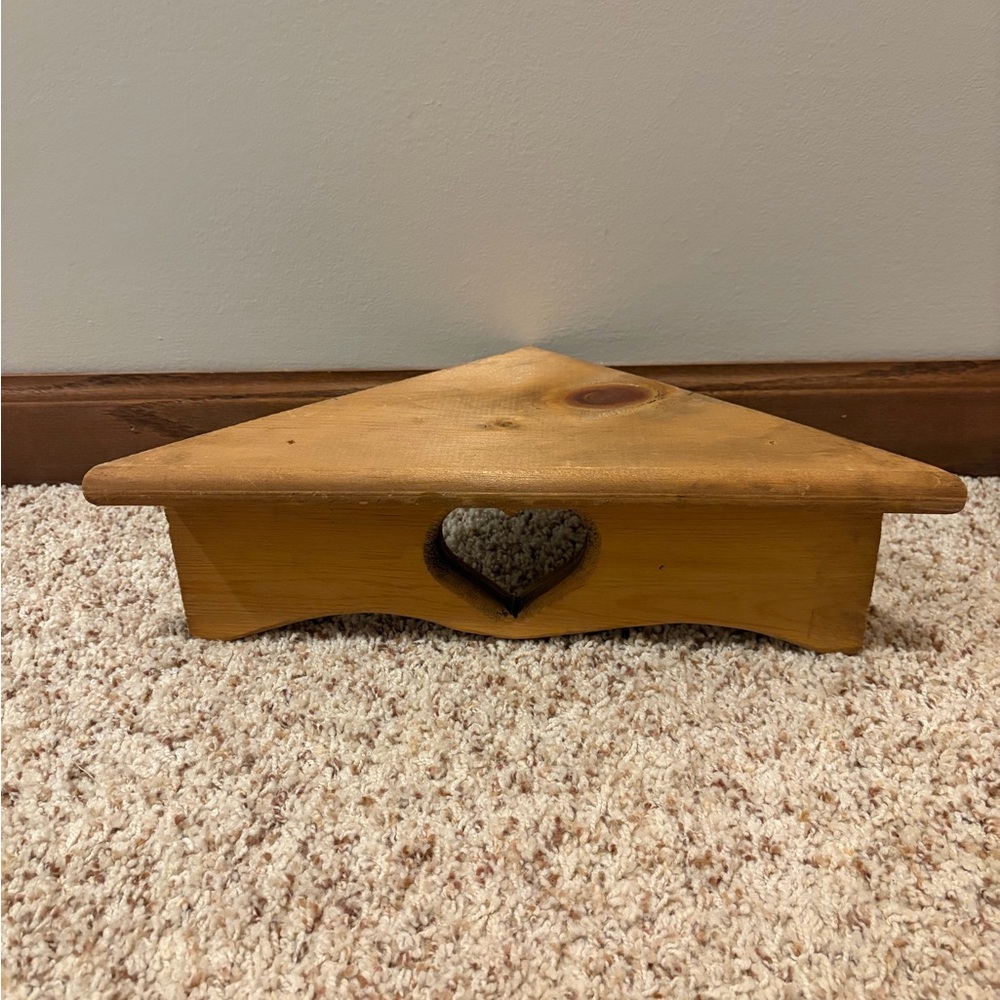 Medium Vintage Heart Corner Shelf